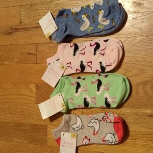 BNWT 4 pairs of Low-cut Xhilaration socks